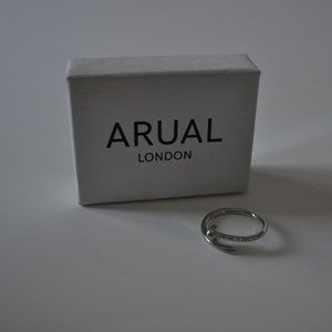 *BUNDLE ME* ARUAL London Nail Ring